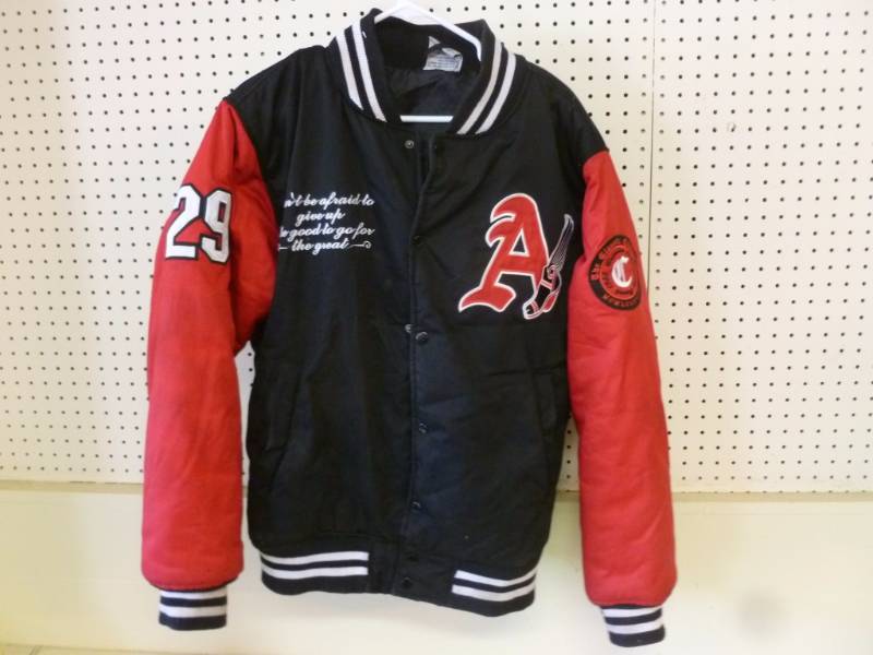 lot 116 image: Sports Jacket