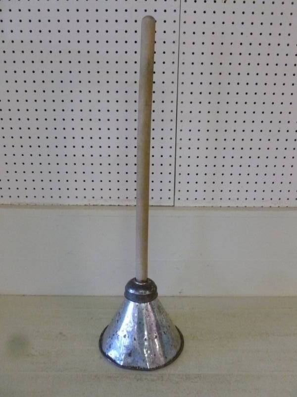 lot 134 image: Vintage Wash Stomper