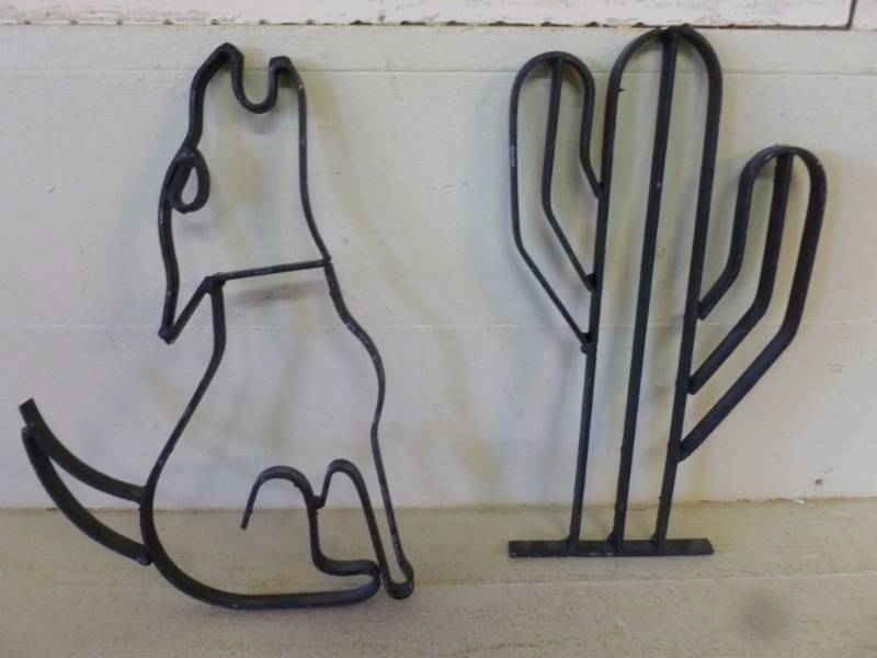 lot 138 image: Wrought Iron Decorations