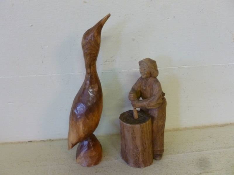 lot 152 image: Decorative