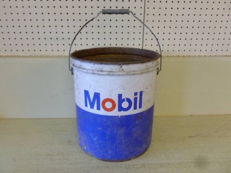 lot 196 image: Vintage Oil Pail