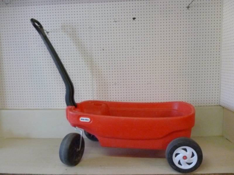 lot 200 image: Little Tikes Wagon