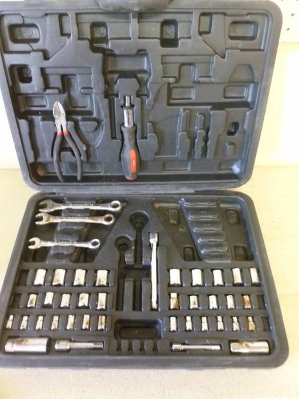 lot 228 image: Tools