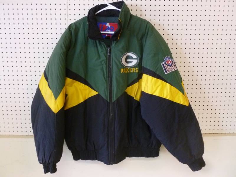lot 260 image: Green Bay Packers Jacket