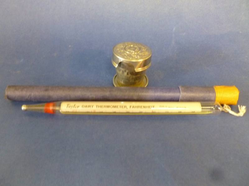 lot 285 image: Vintage Thermometer