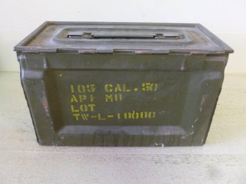 lot 286 image: Vintage Ammo Box