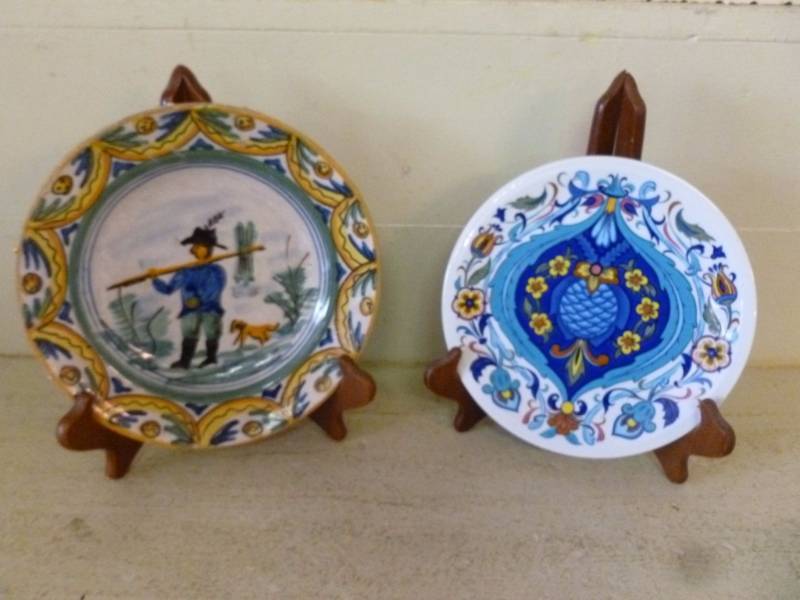 lot 300 image: Vintage Plates