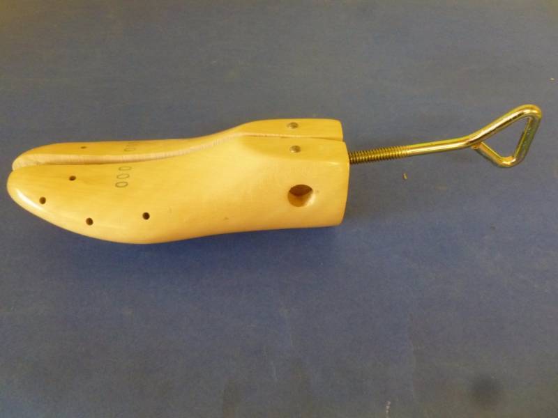lot 306 image: Shoe Saver