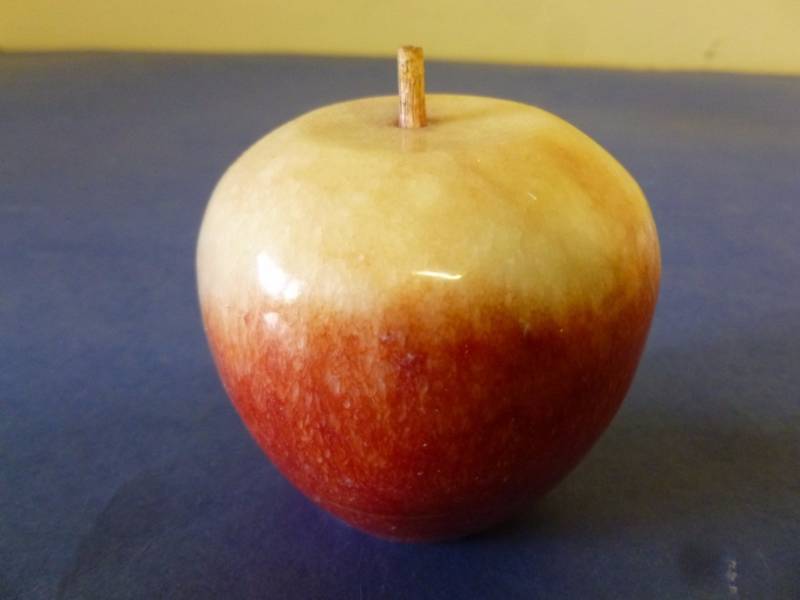 lot 308 image: Marble Apple
