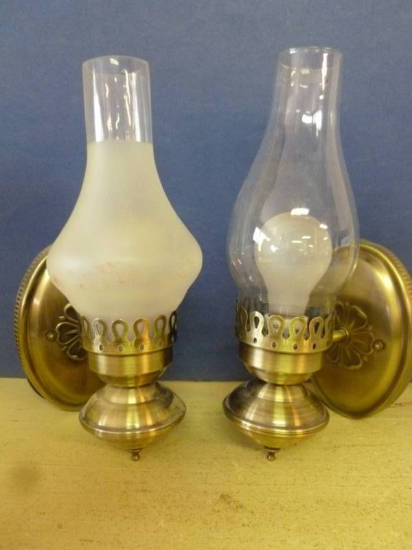 lot 330 image: Light Set