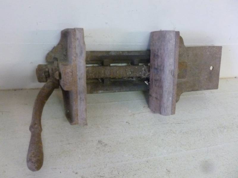 lot 349 image: Antique Vise