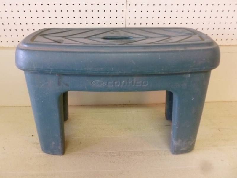 lot 357 image: Gardening Stool
