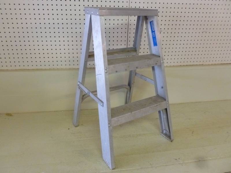lot 358 image: Step Stool