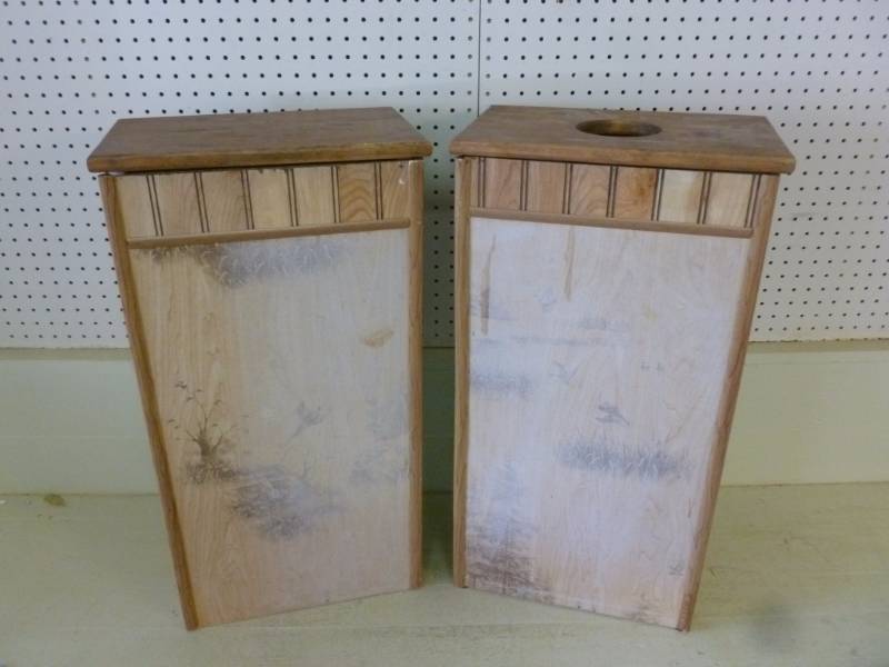 lot 362 image: Trash Cans