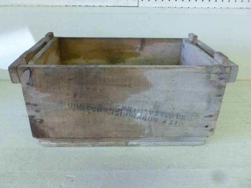 lot 365 image: Vintage Wooden Crate