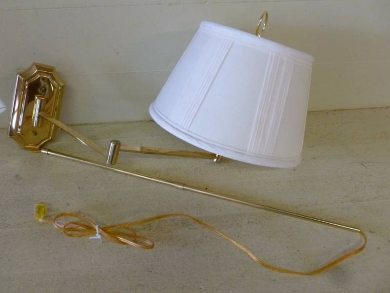 lot 367 image: Wall Lamp