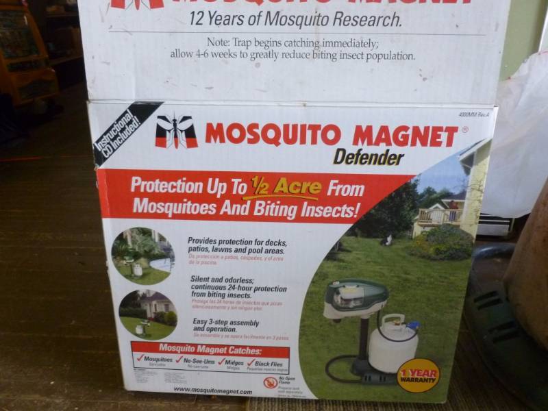 lot 371 image: Mosquito Magnet