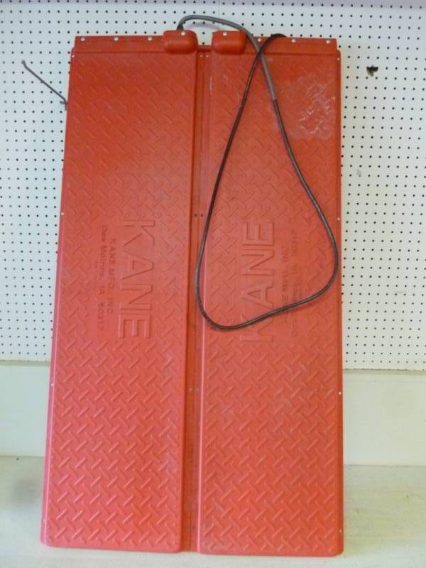 lot 372 image: Floor Heater