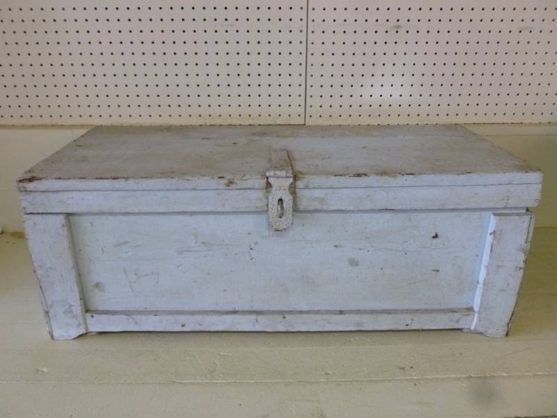 lot 375 image: Vintage Carpenters Box