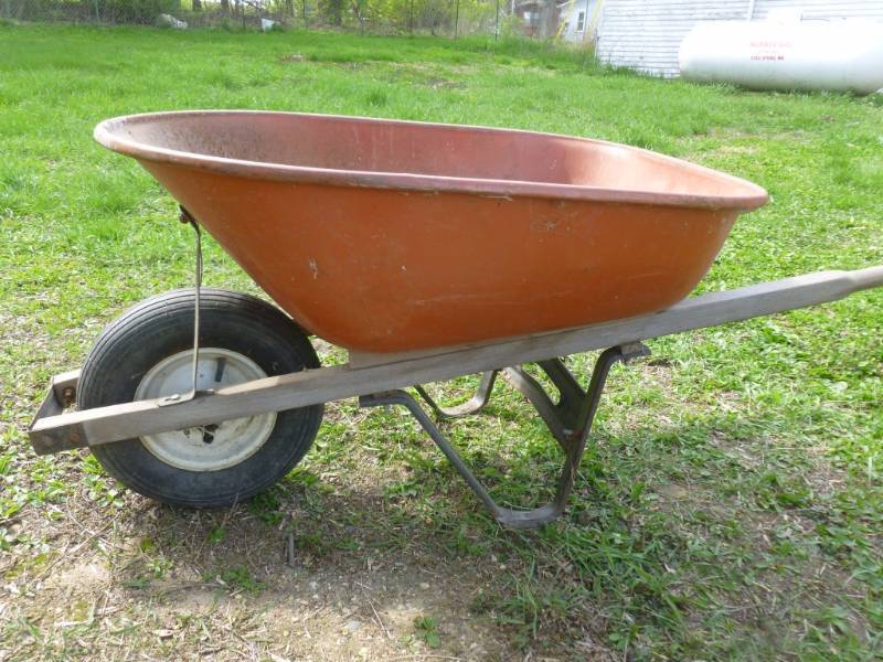 lot 382 image: Wheel Barrow