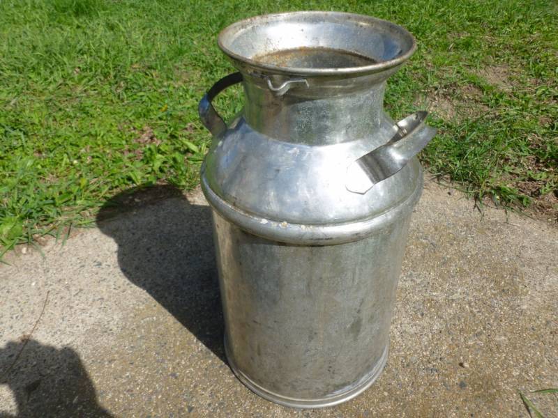 lot 395 image: Vintage Milk Can