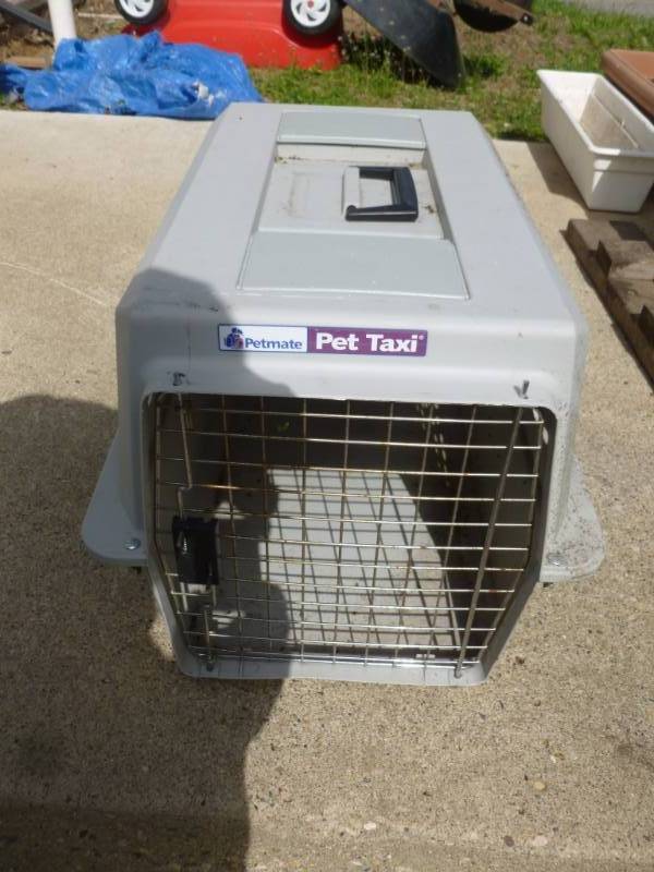 lot 396 image: Pet Taxi