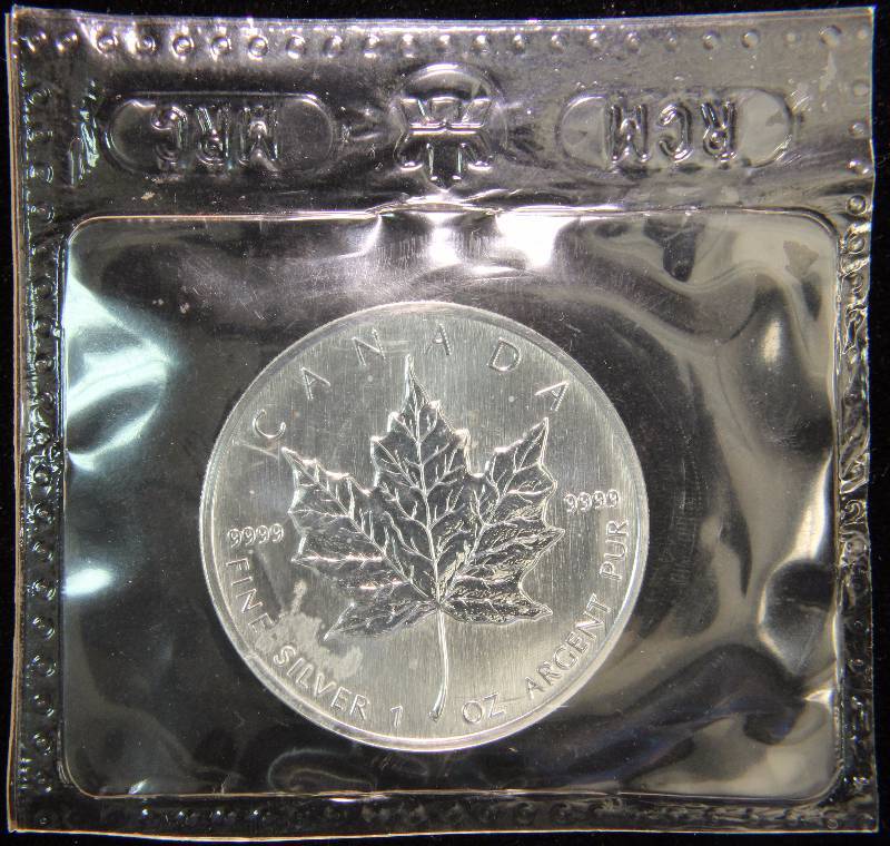 1992 CANADA SILVER MAPLE LEAF .9999 FINE SILVER 1 TROY OUNCE SEALED IN ORIGINAL MINT PLASTIC