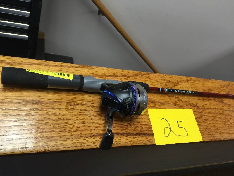 lot 25 image: Zebco SLINGSHOT SPINCASTING COMBO RED WITH TACKLE BOX 56 ROD 202KSLSCW-GWK4