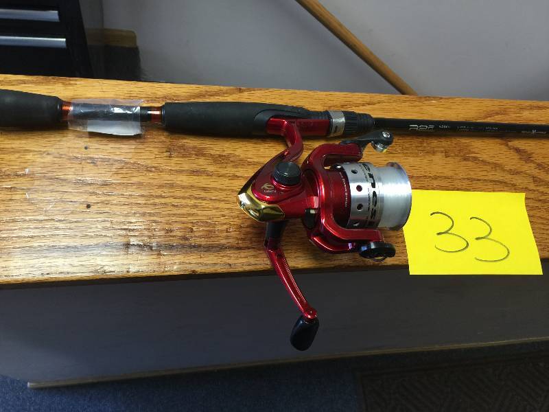lot 33 image: Ready2Fish TR-502ULS 5 Ultralight 2-6lb 2 Pc  Reel Combo