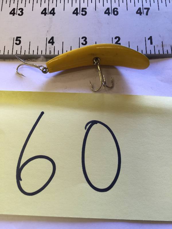 lot 60 image: snack Deep or shallow diver antique lure