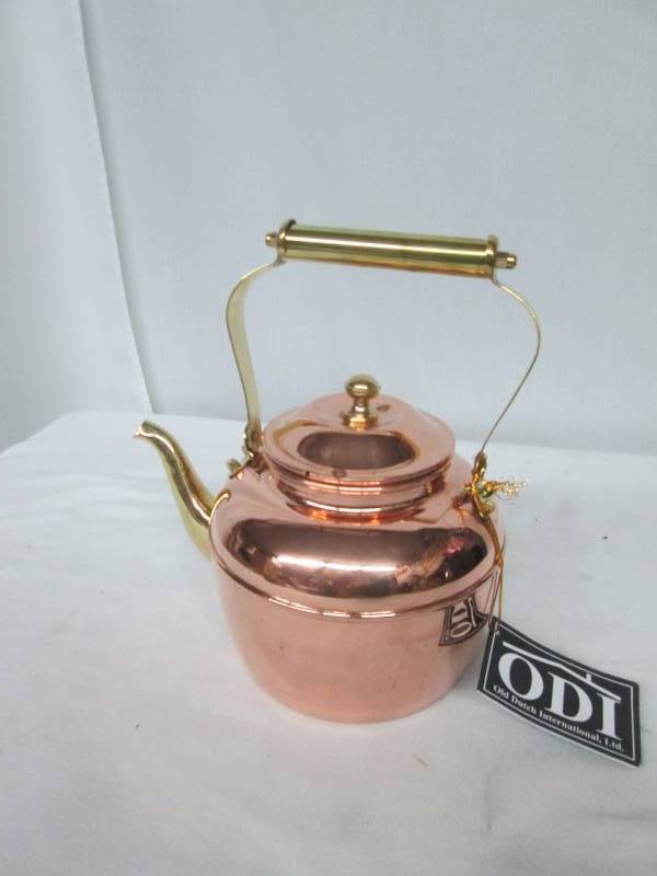 lot 43 image: Old Dutch 2.5-qt. Copper Teakettle