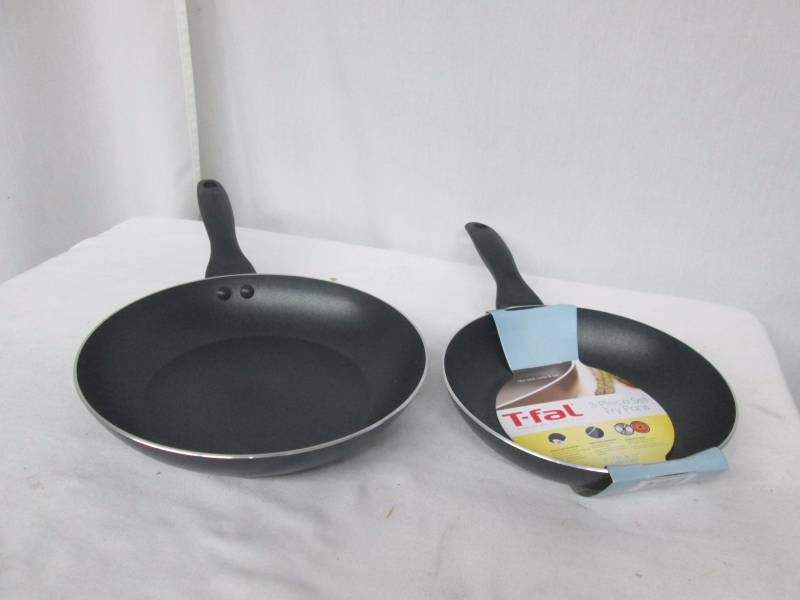 lot 42 image: T-fal Nonstick Aluminum Frypans Set of 2