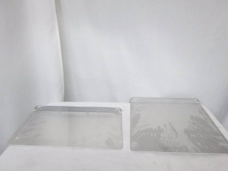 lot 62 image: T-fal Airbake Ultra 2-pc. Cookie Sheet Set