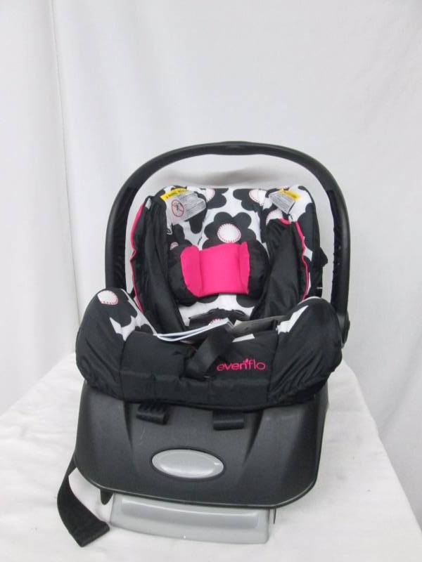 lot 24 image: Evenflo Embrace LX Infant Car Seat - Pink