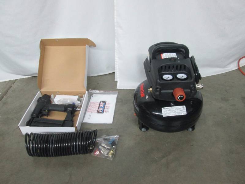 lot 13 image: Master Craft 3-Gallon Pancake Air Compressor