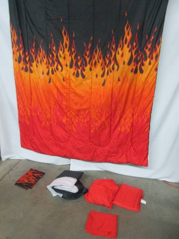 lot 75 image: Alcove Hot Stuff Comforter Set - Twin
