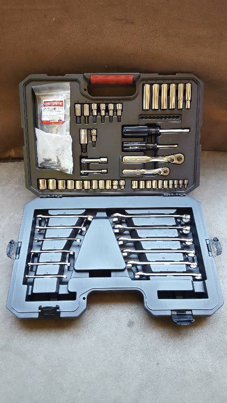 lot 23 image: Craftsman Industrial Mechanics Tool Set 29769, Metric, 77 Pc -New