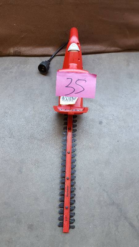lot 35 image: Homelite 17 in. 2.7-Amp Electric Hedge Trimmer