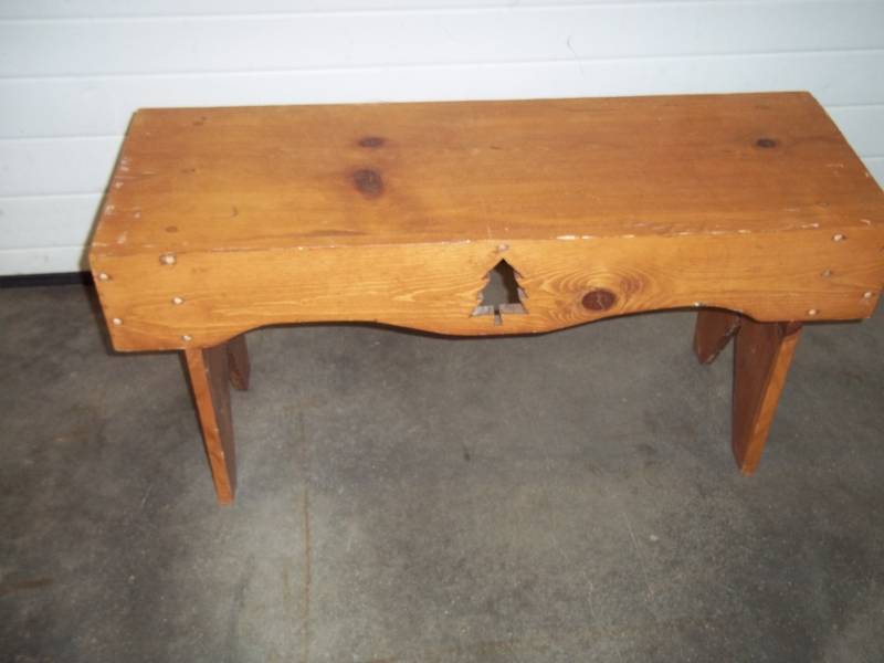lot 23 image: Wooden bench