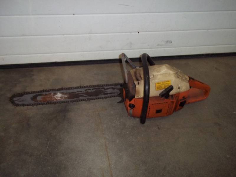 lot 25 image: Chainsaw 18 inch bar Rancher Husqvarna