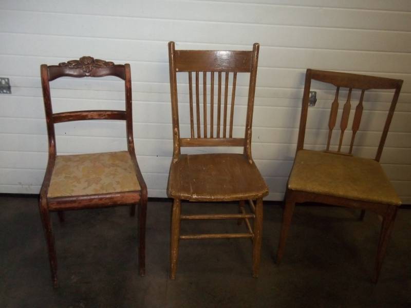 lot 34 image: 3 Vintage wood Chairs