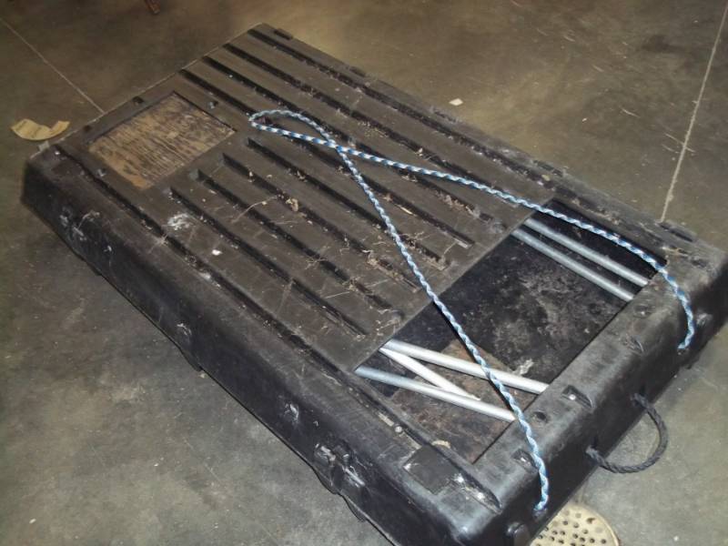lot 52 image: 5 x 6 Folding Fish House