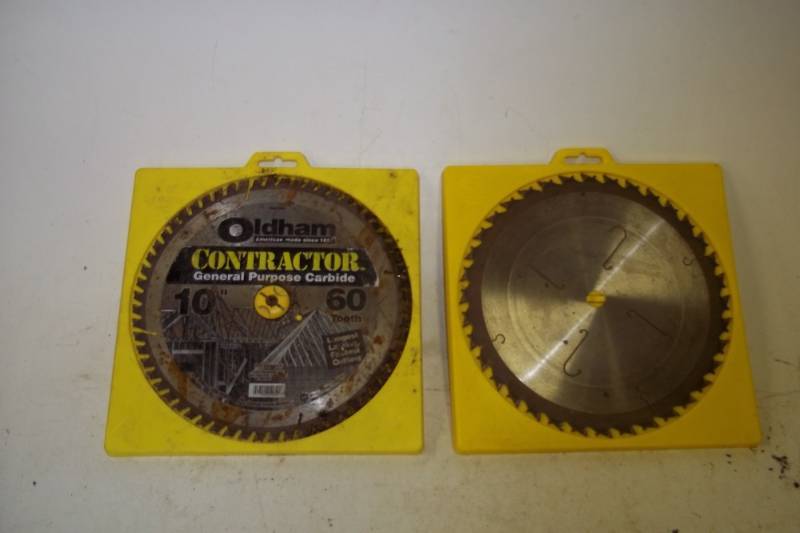 lot 60 image: Pair of 10 Saw Blades with holders
