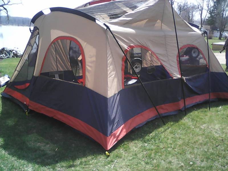 lot 20 image: Ozark Trail Cabin tent with screen room14x12 with case