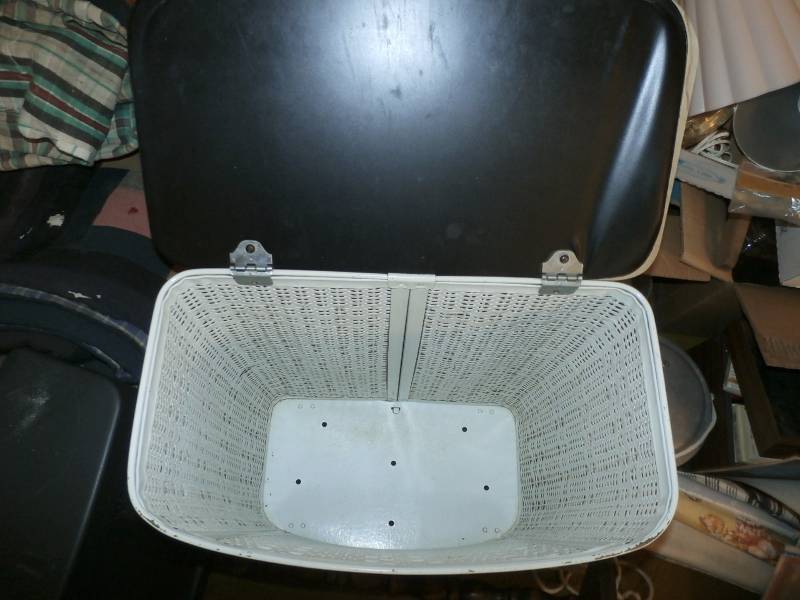 clothes hamper