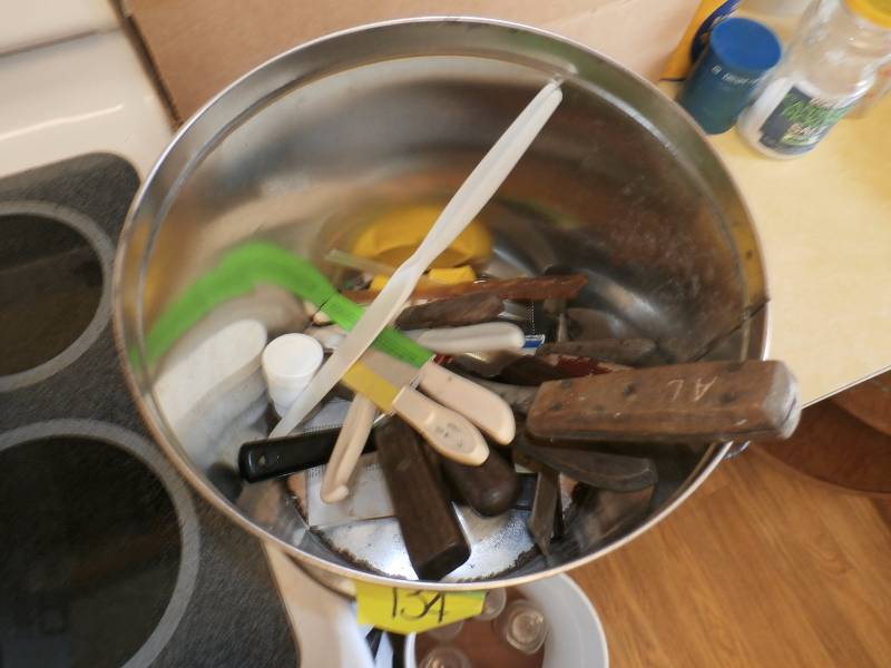 kitchenware.