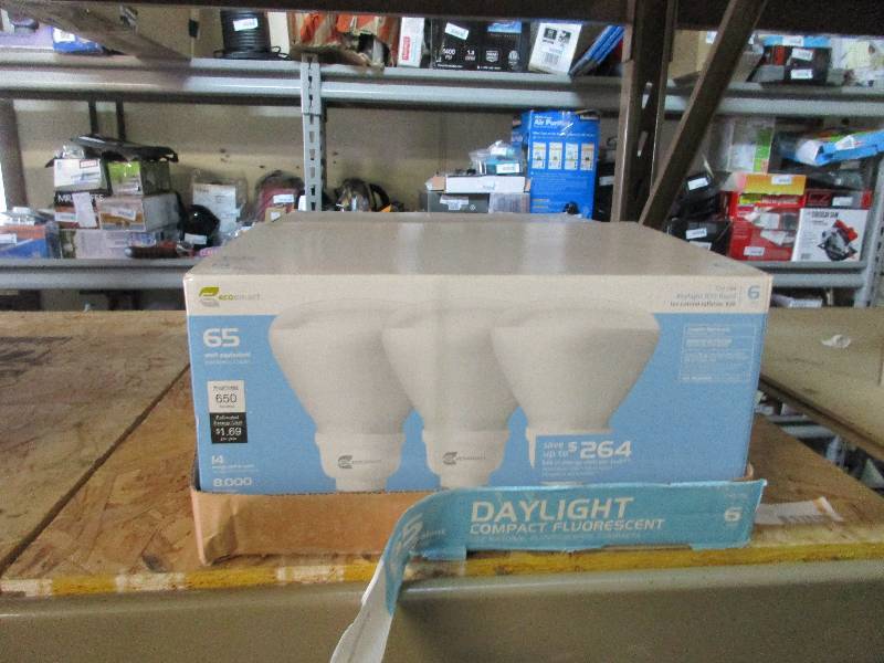 2 boxes of light bulbs