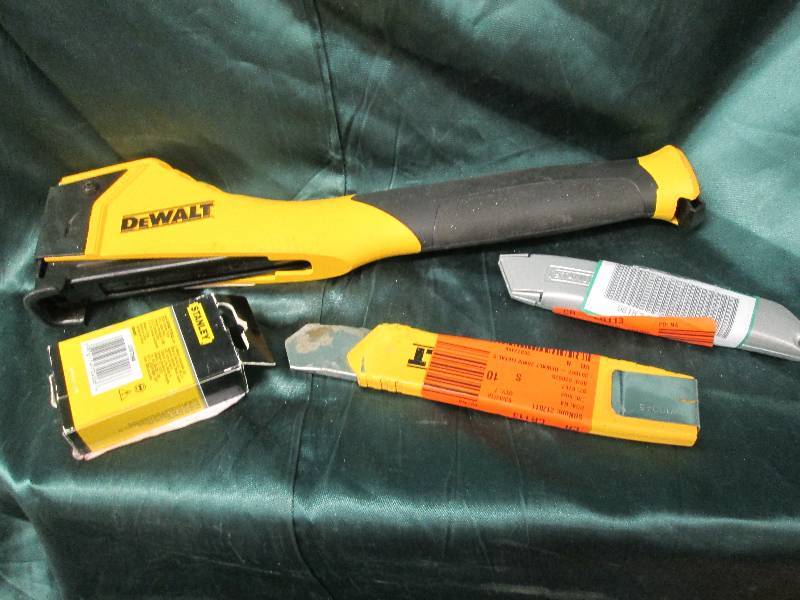 DeWalt hammer stapler, Staples, Box...