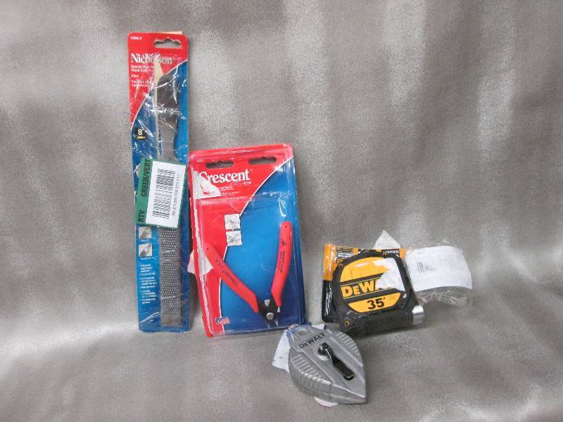 DeWalt Chalk line, DeWalt 35 tape ...