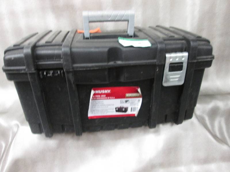Husky 22 inch tool box - one latch ...